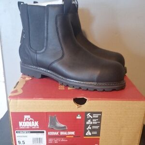Kodiak Bralorne Chelsea black leather safety work boot womens 9.5
